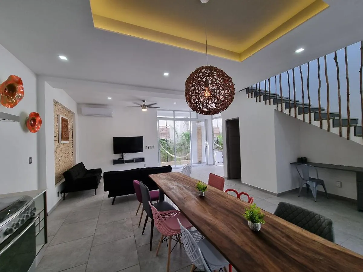 Modern Villa Rutelena +Good Location+Pool+Ac+Sleeps 12 Playa del Carmen México