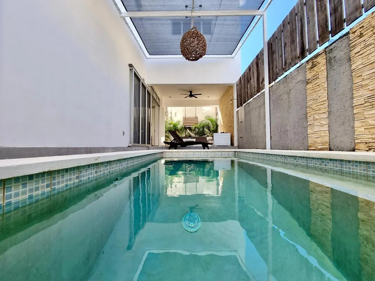 Modern Villa Rutelena +Good Location+Pool+Ac+Sleeps 12 Playa del Carmen 0*,  México