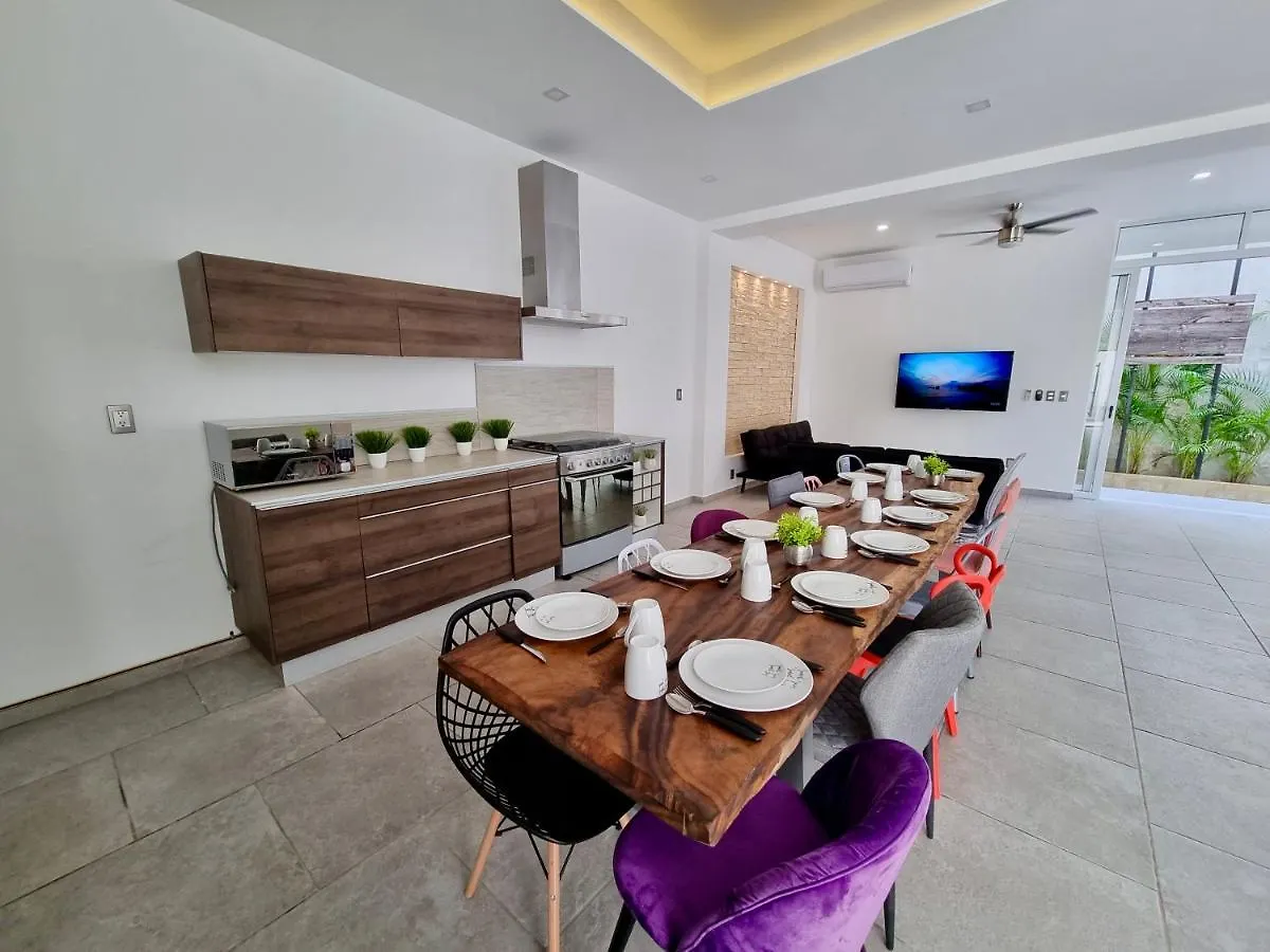 Сasa de vacaciones Modern Villa Rutelena +Good Location+Pool+Ac+Sleeps 12 Playa del Carmen