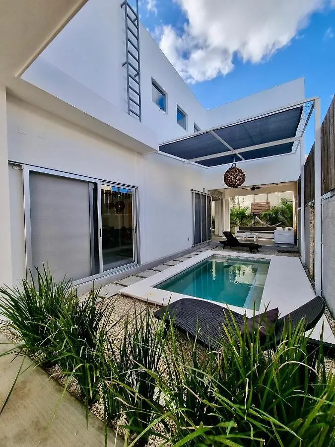 Modern Villa Rutelena +Good Location+Pool+Ac+Sleeps 12 Playa del Carmen 0*,