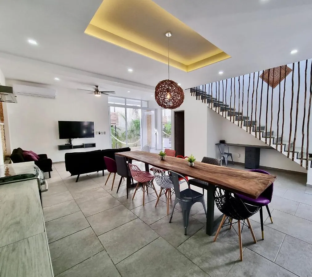 Modern Villa Rutelena +Good Location+Pool+Ac+Sleeps 12 Playa del Carmen 0*,