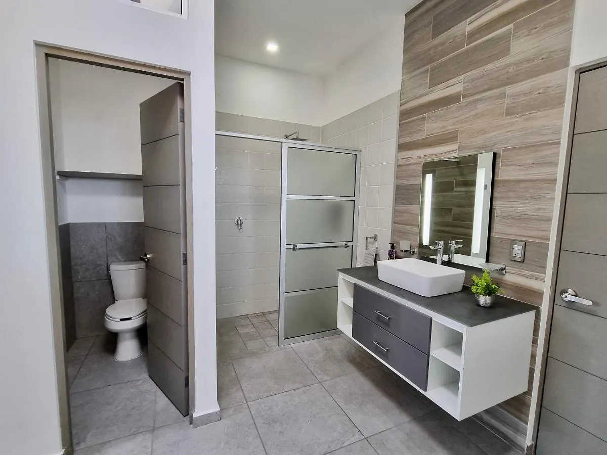 Modern Villa Rutelena +Good Location+Pool+Ac+Sleeps 12 Playa del Carmen